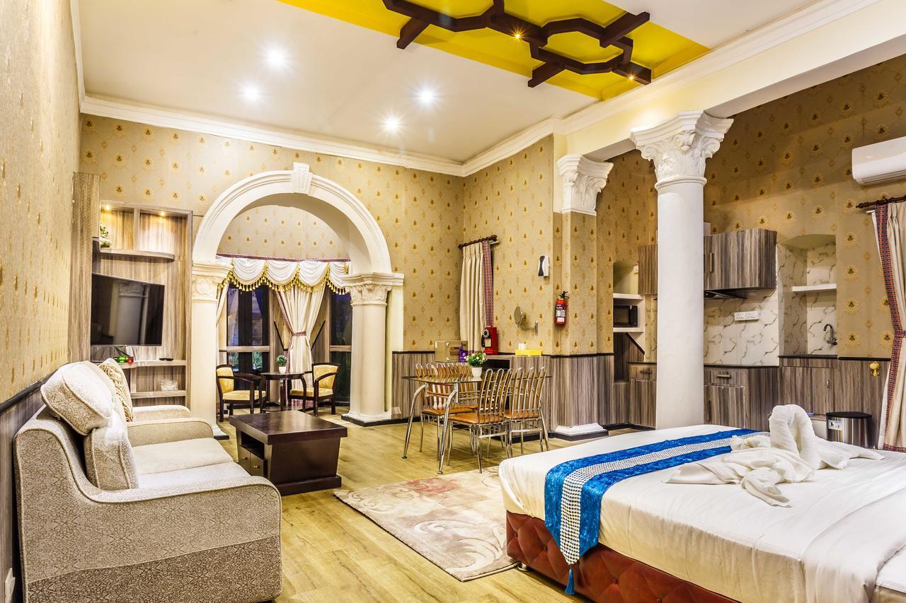 Royal Empire Boutique Hotel Катманду Екстериор снимка