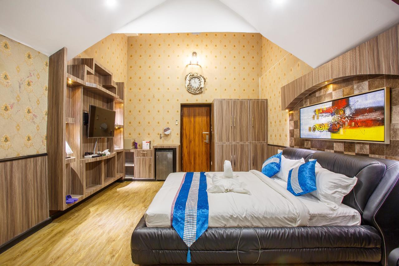 Royal Empire Boutique Hotel Катманду Екстериор снимка