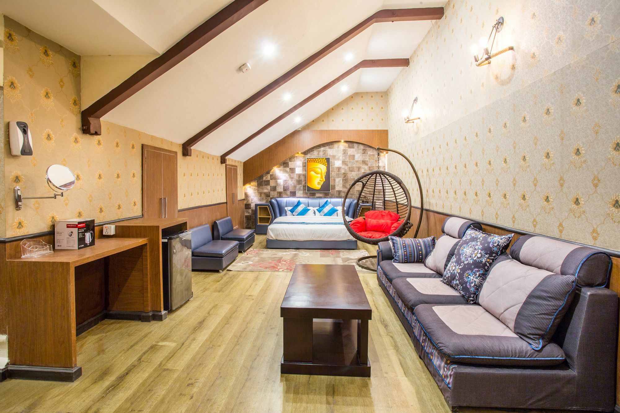 Royal Empire Boutique Hotel Катманду Екстериор снимка