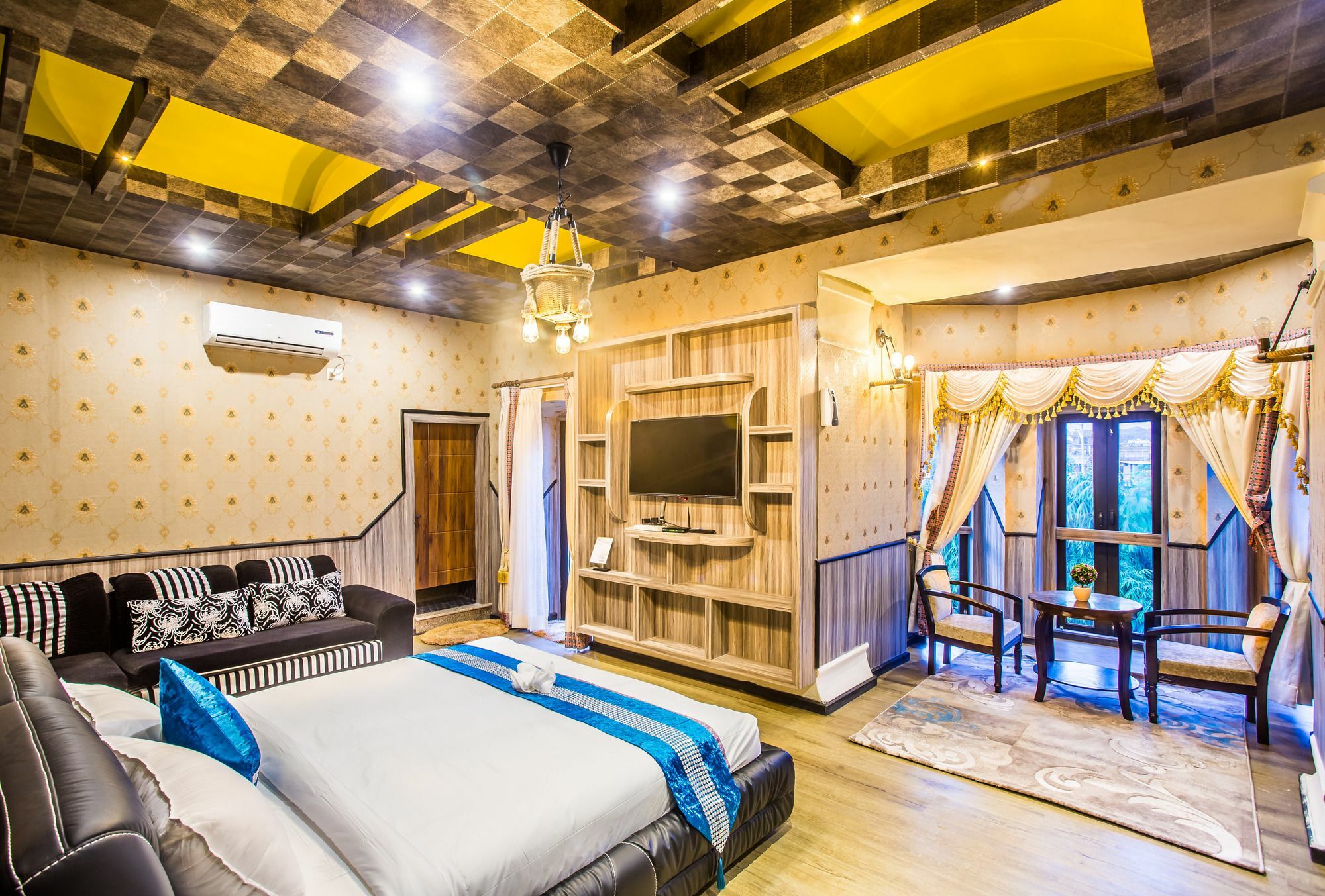 Royal Empire Boutique Hotel Катманду Екстериор снимка